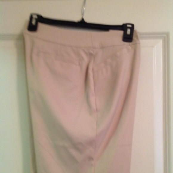 TAN GOLF SHORTS - SIZE 4 - Picture 2 of 2